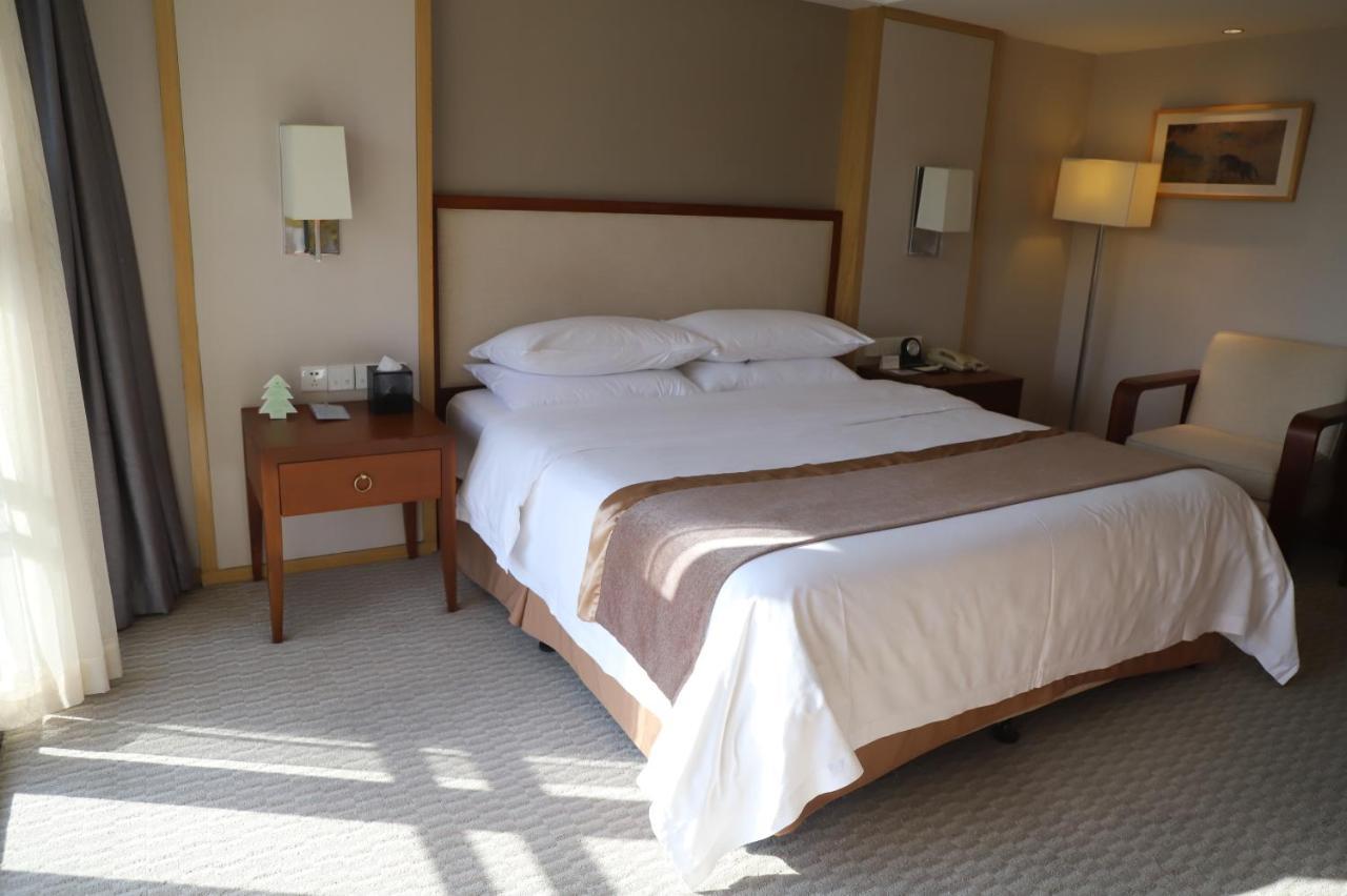 Jinling Riverside Hotel Нанкін Екстер'єр фото