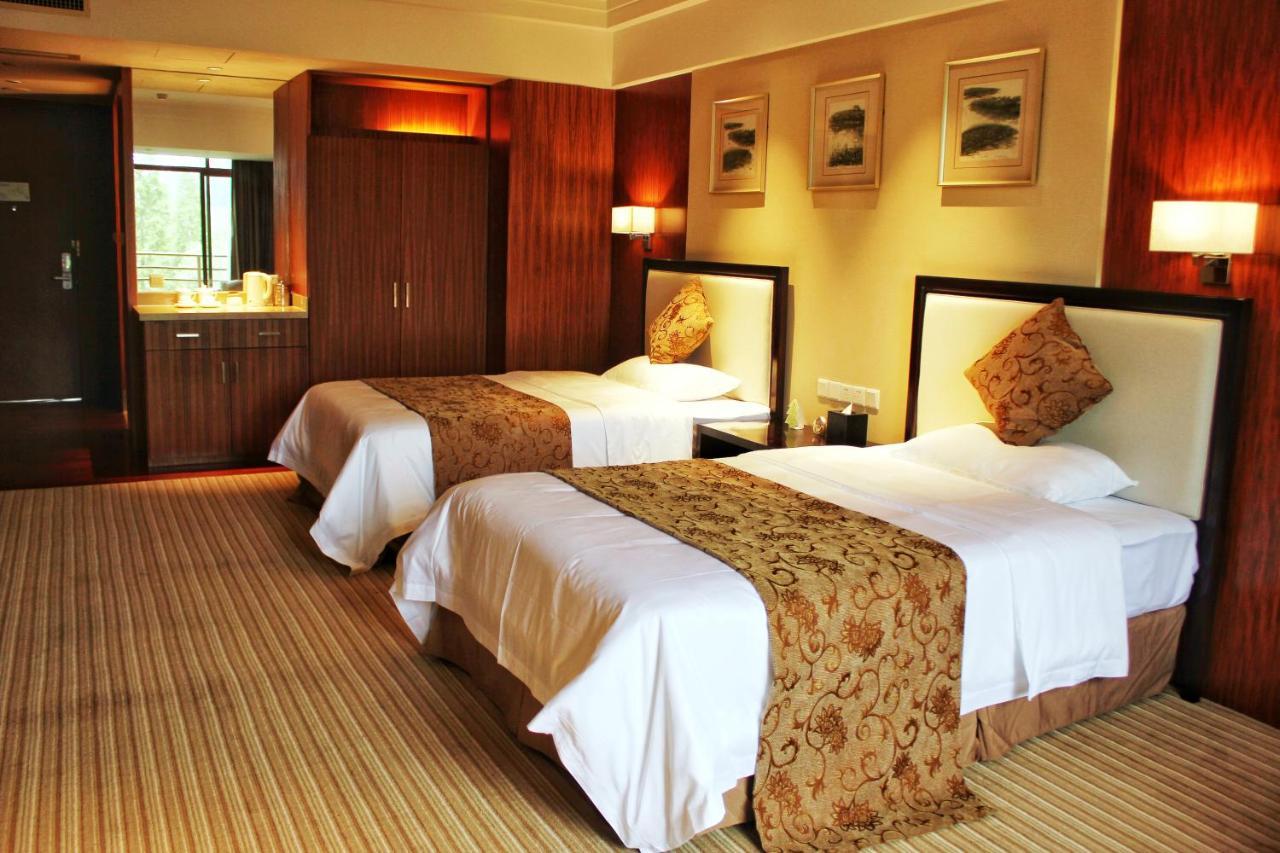 Jinling Riverside Hotel Нанкін Екстер'єр фото