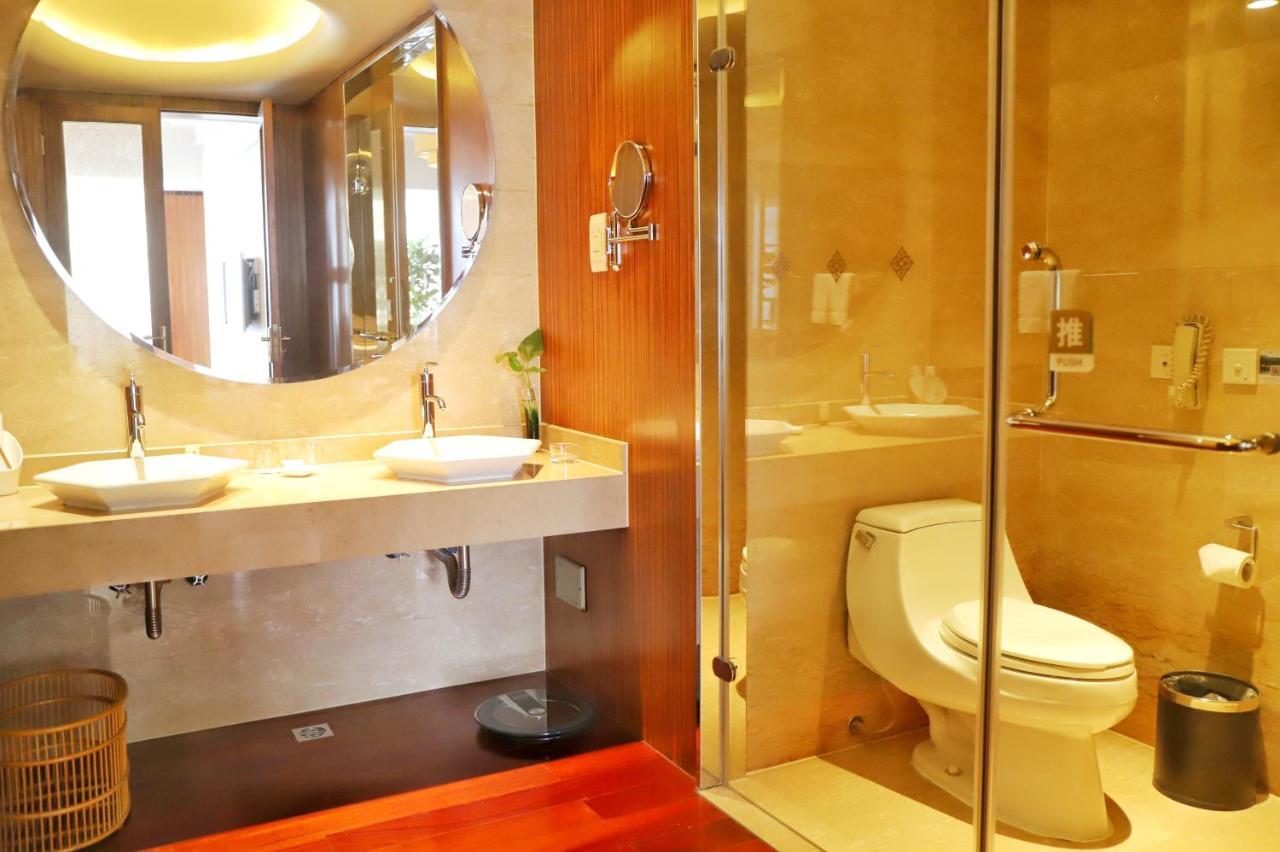 Jinling Riverside Hotel Нанкін Екстер'єр фото