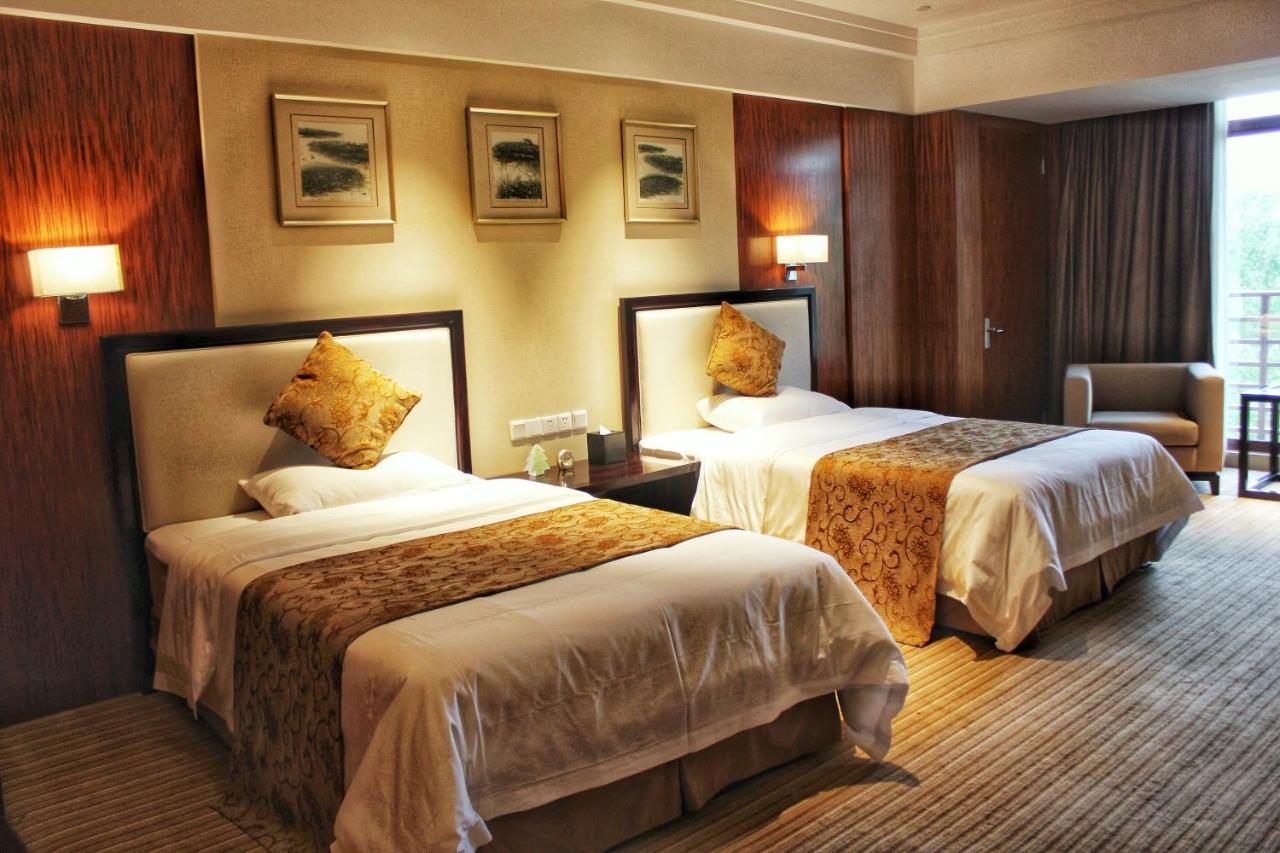 Jinling Riverside Hotel Нанкін Екстер'єр фото