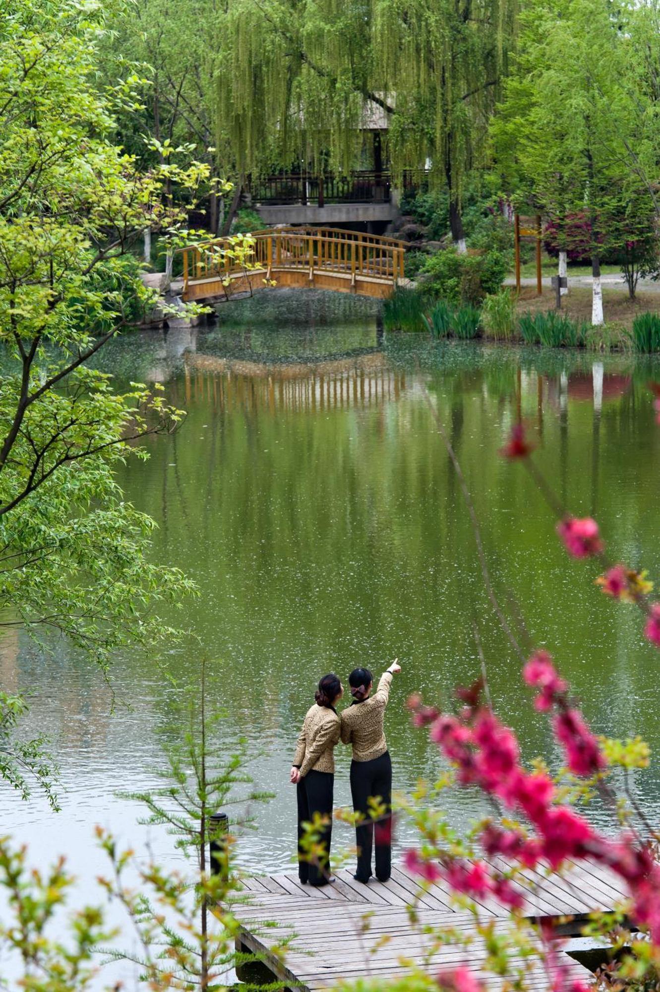 Jinling Riverside Hotel Нанкін Екстер'єр фото