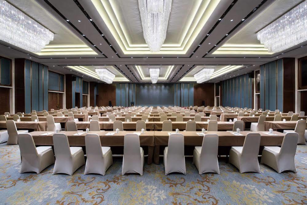 Jinling Riverside Hotel Нанкін Екстер'єр фото