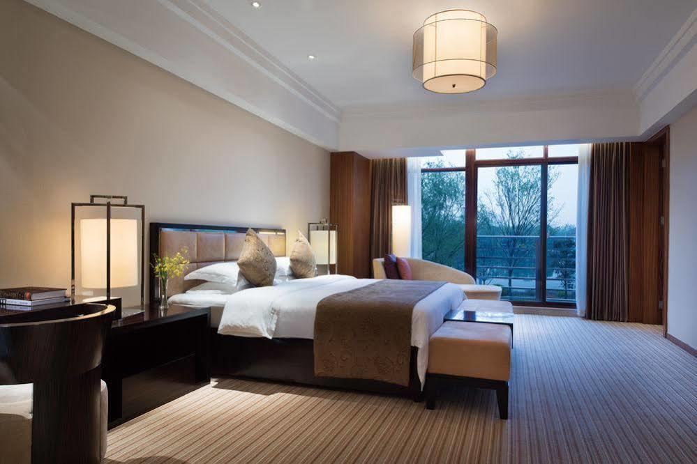 Jinling Riverside Hotel Нанкін Екстер'єр фото